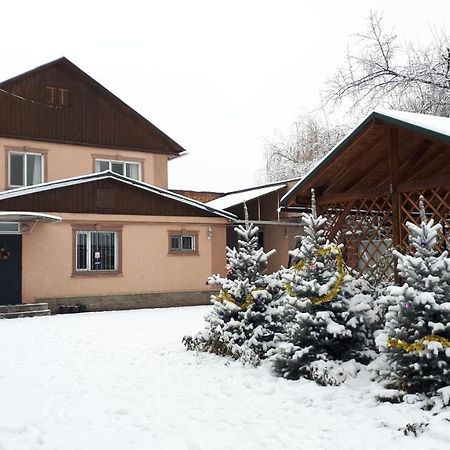 World Travelers Hostel Almaty Exterior photo