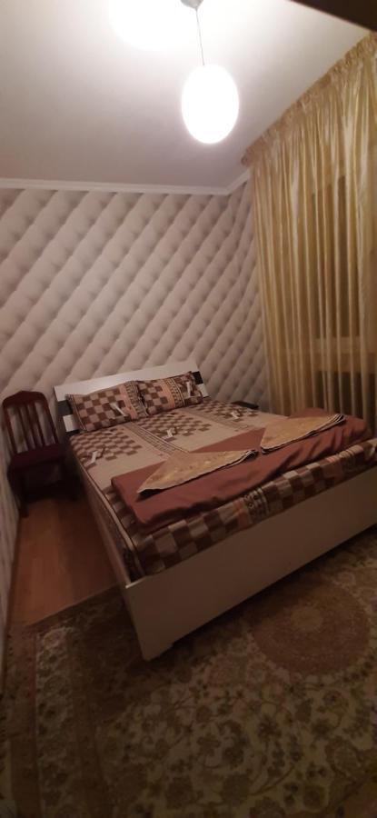 World Travelers Hostel Almaty Exterior photo