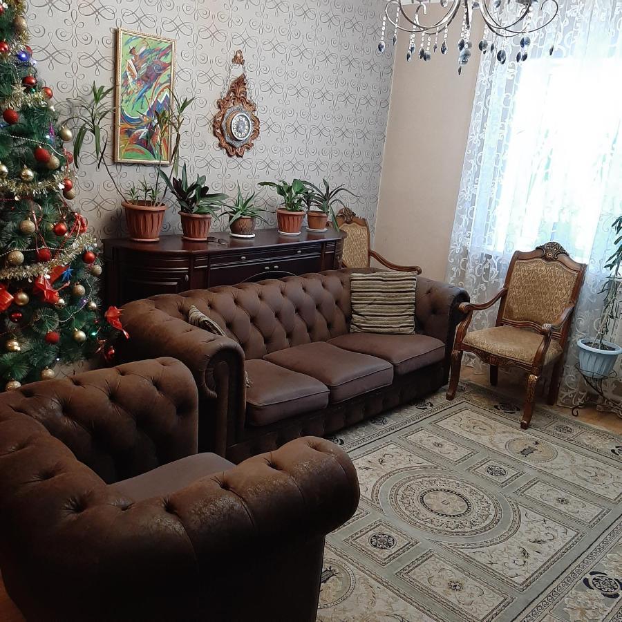 World Travelers Hostel Almaty Exterior photo